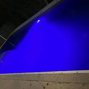 Climatise Avec Piscine Et Jacuzzi Hébergement de vacances